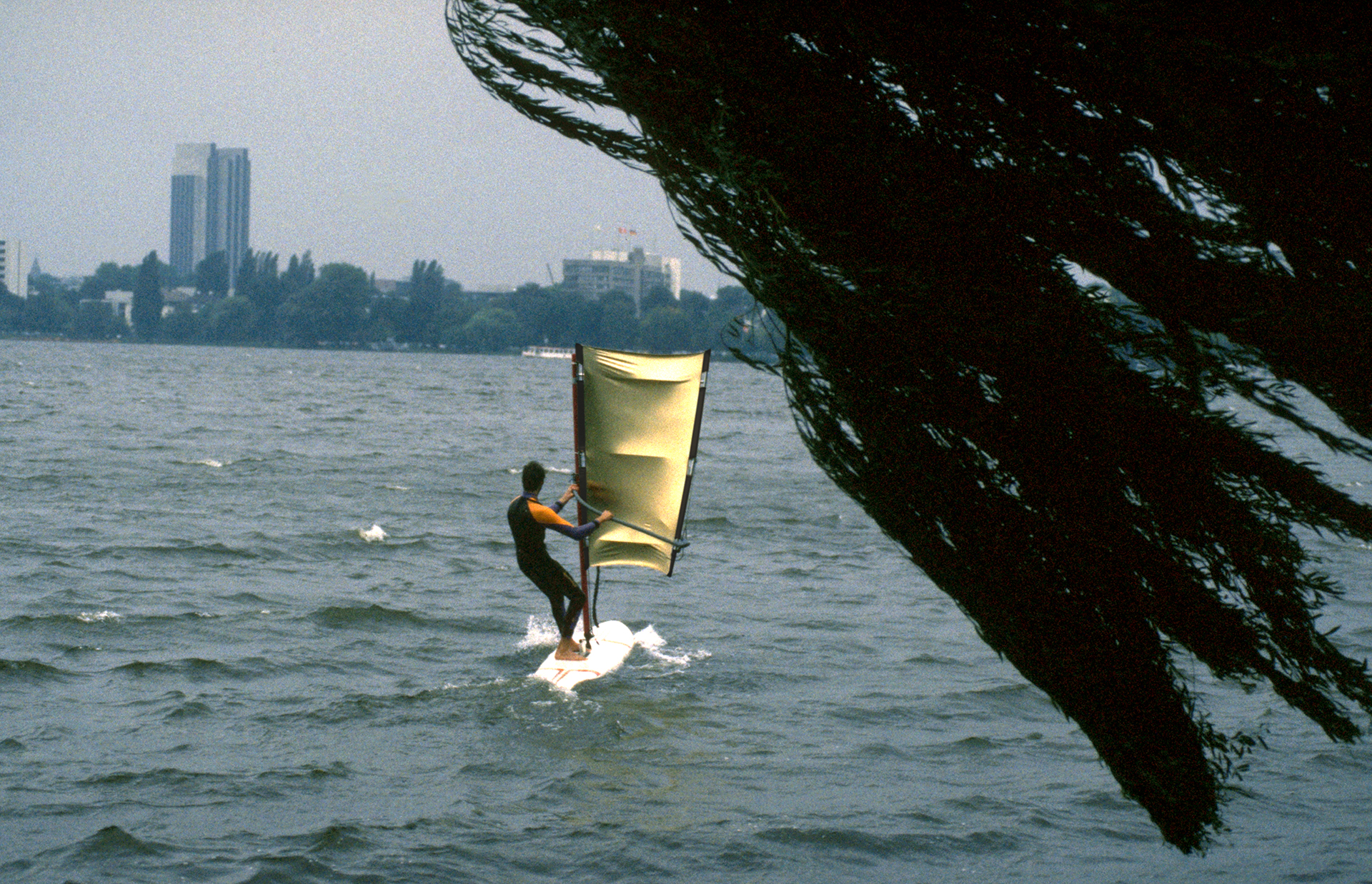 Sunbounce Surfing Reflector Photo